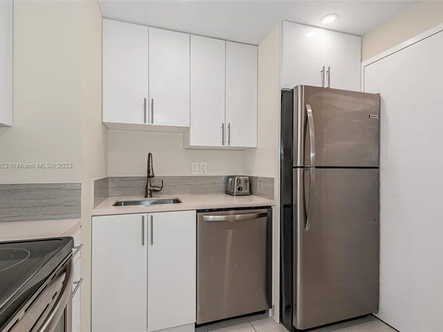 2899 Collins Ave # 1042, Miami Beach FL 33140