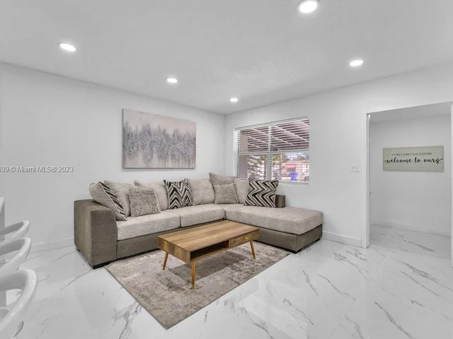 1208 N 25th ave, Hollywood FL 33020