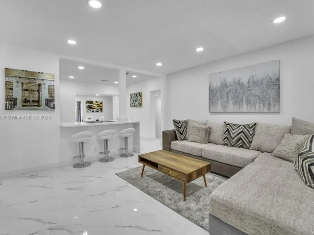 1208 N 25th ave, Hollywood FL 33020