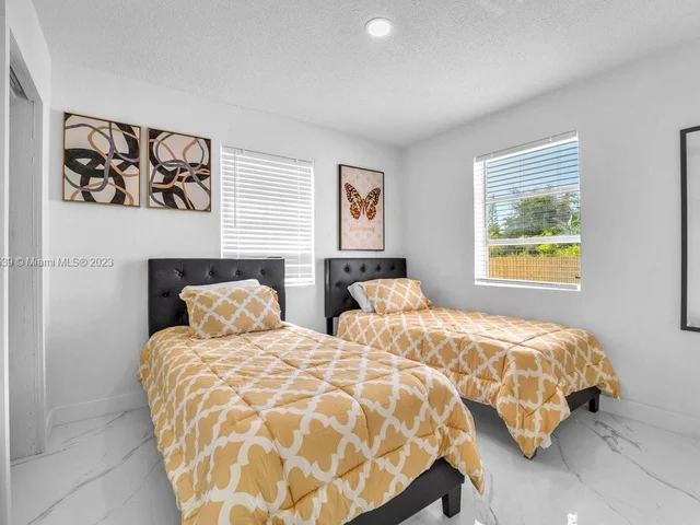 1208 N 25th ave, Hollywood FL 33020