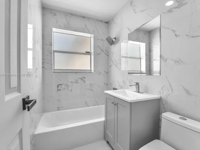 1208 N 25th ave, Hollywood FL 33020