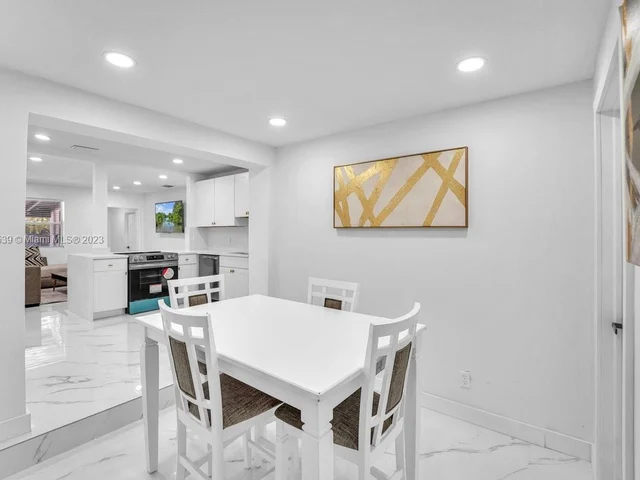 1208 N 25th ave, Hollywood FL 33020