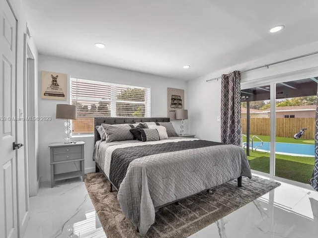 1208 N 25th ave, Hollywood FL 33020