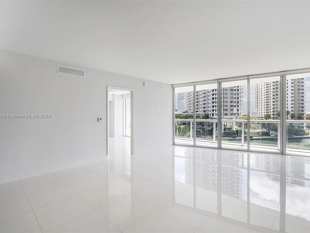 495 Brickell Ave, Miami FL 33131