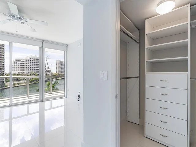 495 Brickell Ave, Miami FL 33131