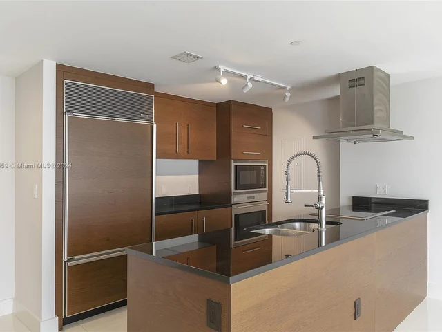 495 Brickell Ave, Miami FL 33131