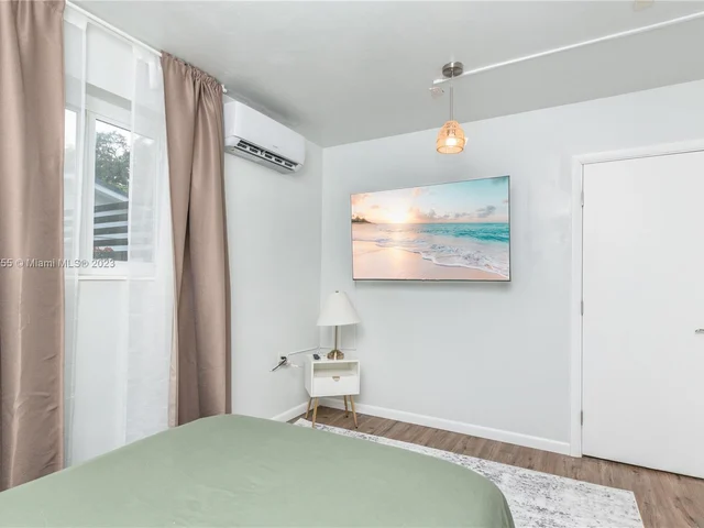 65 NW 116th St, Miami FL 33168