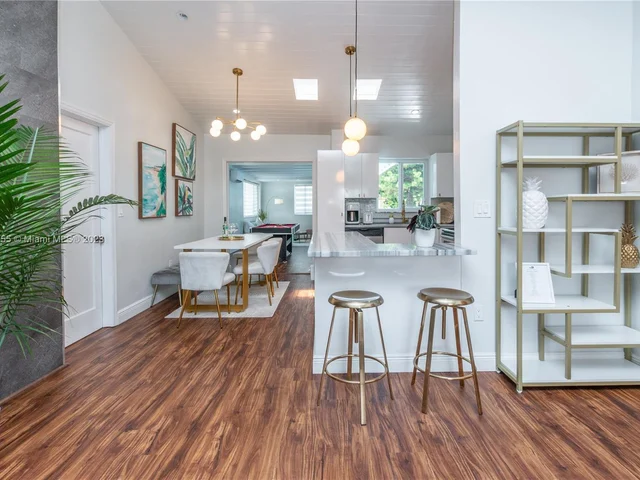 65 NW 116th St, Miami FL 33168