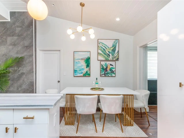 65 NW 116th St, Miami FL 33168