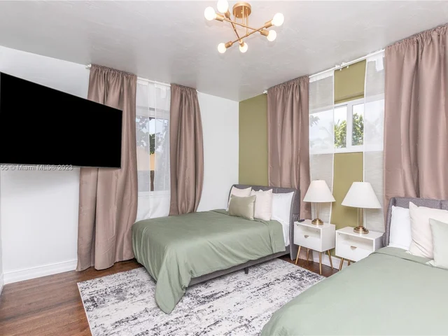 65 NW 116th St, Miami FL 33168