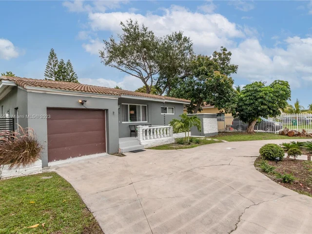 65 NW 116th St, Miami FL 33168