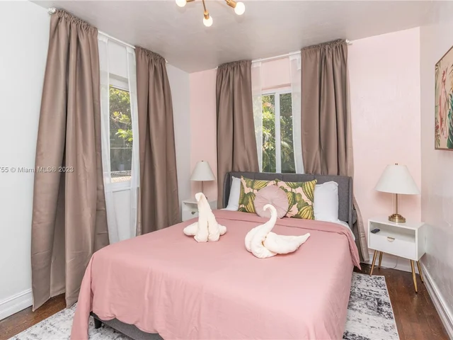 65 NW 116th St, Miami FL 33168