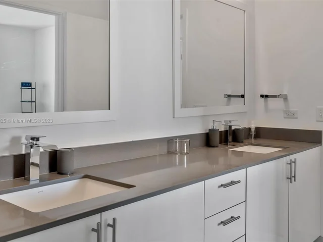 999 SW 1st Ave # 3315, Miami FL 33130