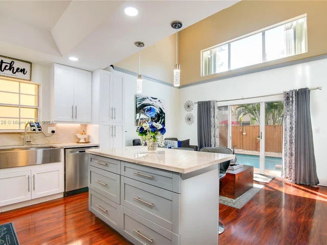 10740 Lenox Rd, Cooper City FL 33026