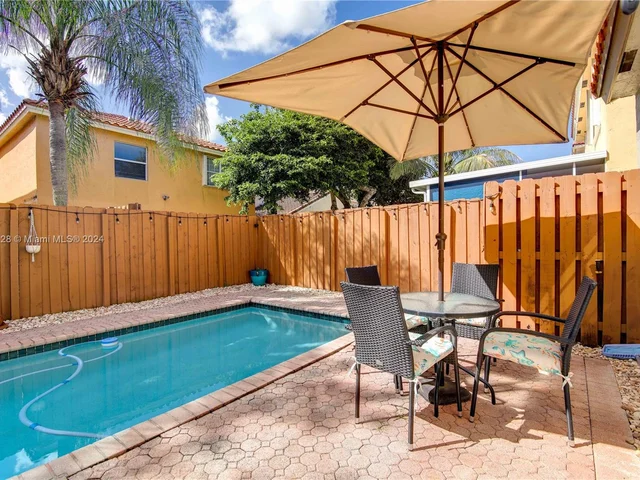 10740 Lenox Rd, Cooper City FL 33026