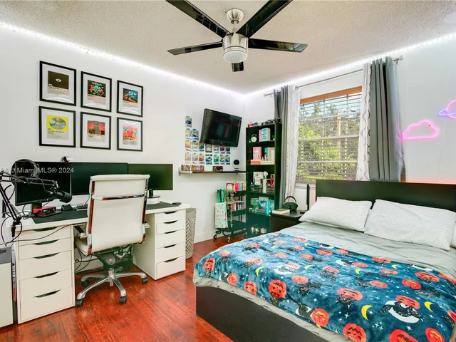 10740 Lenox Rd, Cooper City FL 33026