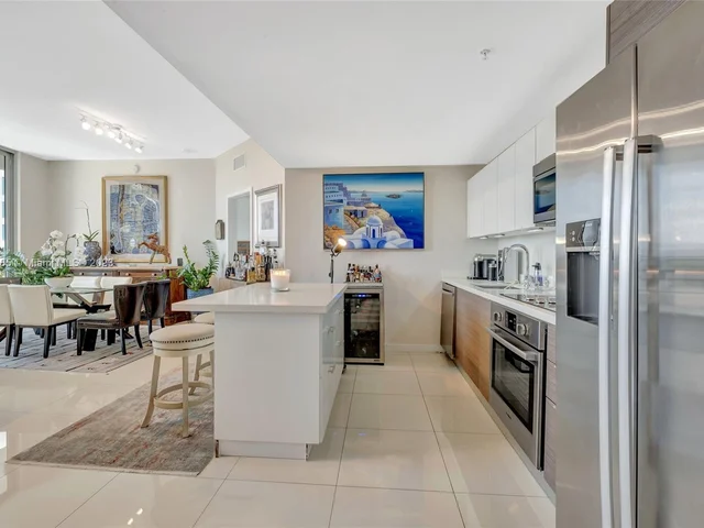 1010 SW 2nd Ave # 2101, Miami FL 33130