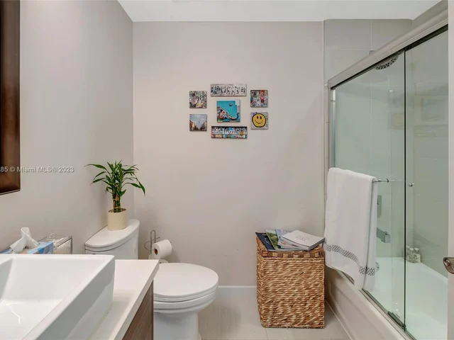 1010 SW 2nd Ave # 2101, Miami FL 33130