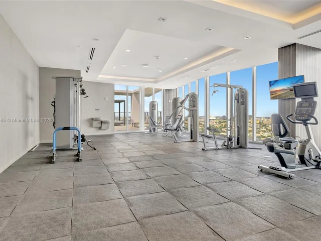 1010 SW 2nd Ave # 2101, Miami FL 33130