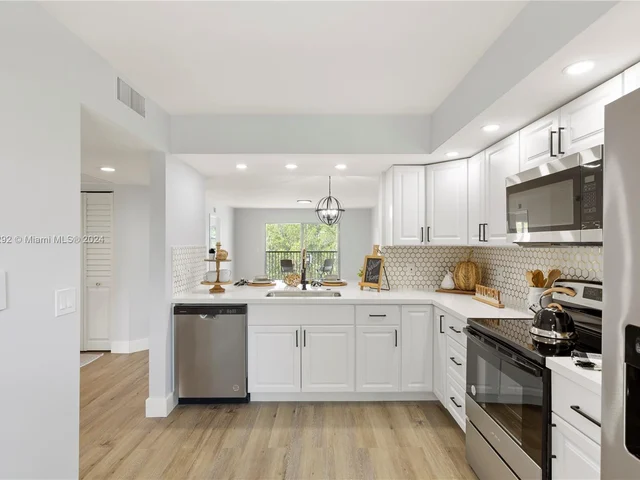 550 SW 137th Ave # 302L, Pembroke Pines FL 33027