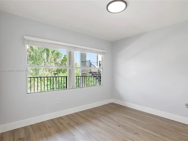 550 SW 137th Ave # 302L, Pembroke Pines FL 33027