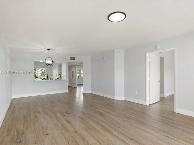 550 SW 137th Ave # 302L, Pembroke Pines FL 33027