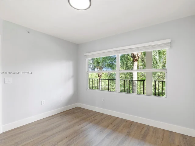 550 SW 137th Ave # 302L, Pembroke Pines FL 33027