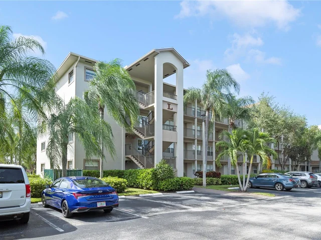 550 SW 137th Ave # 302L, Pembroke Pines FL 33027