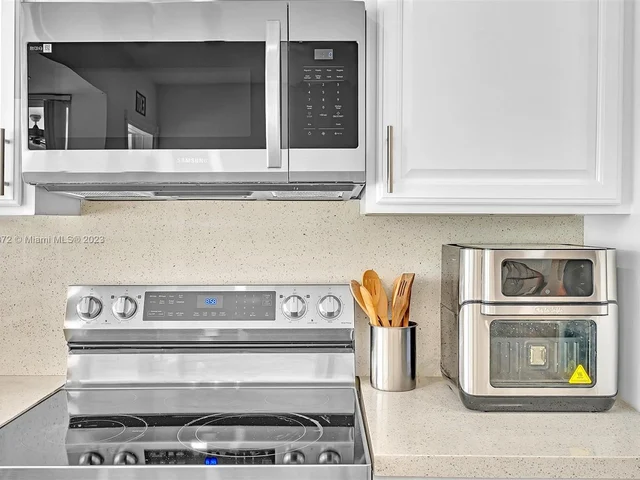 5200 Monroe St, Hollywood FL 33021