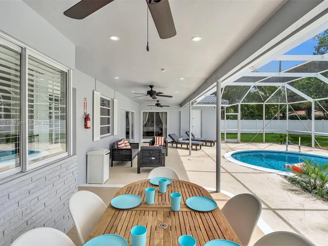 5200 Monroe St, Hollywood FL 33021