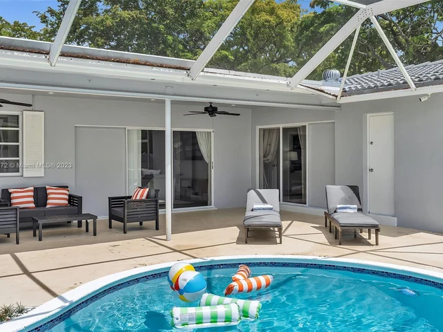 5200 Monroe St, Hollywood FL 33021