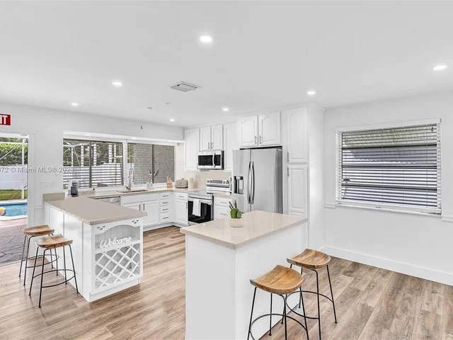 5200 Monroe St, Hollywood FL 33021