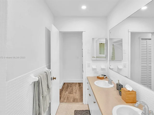 5200 Monroe St, Hollywood FL 33021