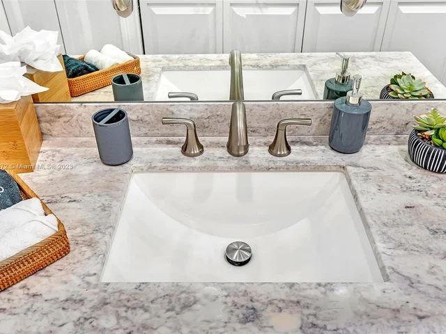 5200 Monroe St, Hollywood FL 33021