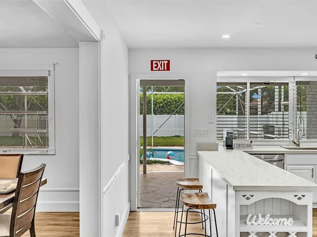 5200 Monroe St, Hollywood FL 33021