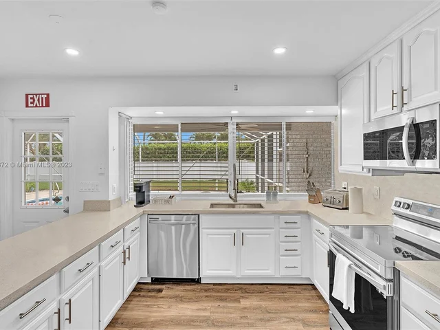 5200 Monroe St, Hollywood FL 33021