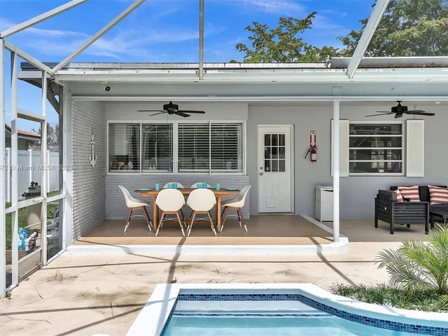 5200 Monroe St, Hollywood FL 33021