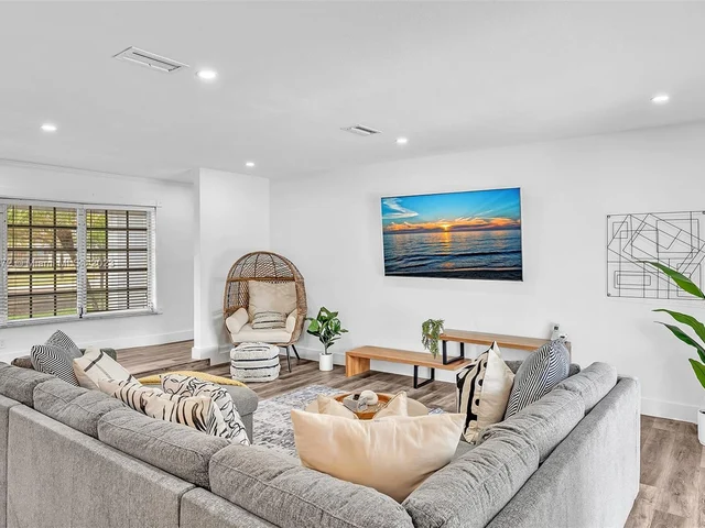 5200 Monroe St, Hollywood FL 33021