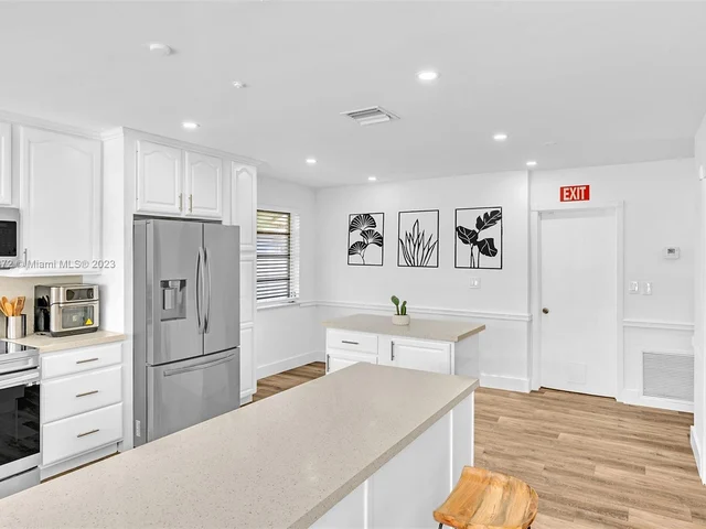 5200 Monroe St, Hollywood FL 33021