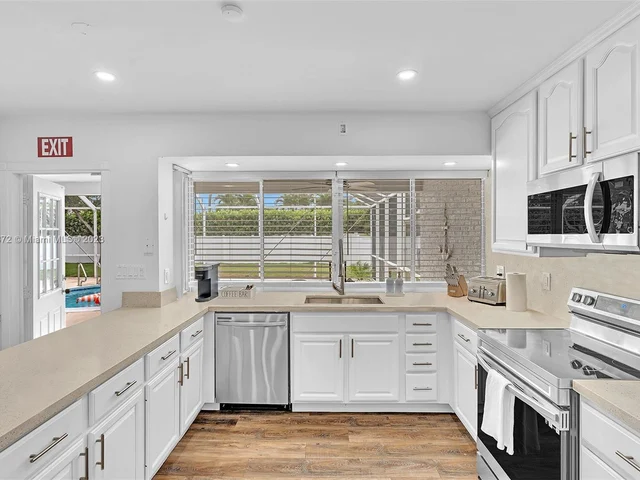 5200 Monroe St, Hollywood FL 33021