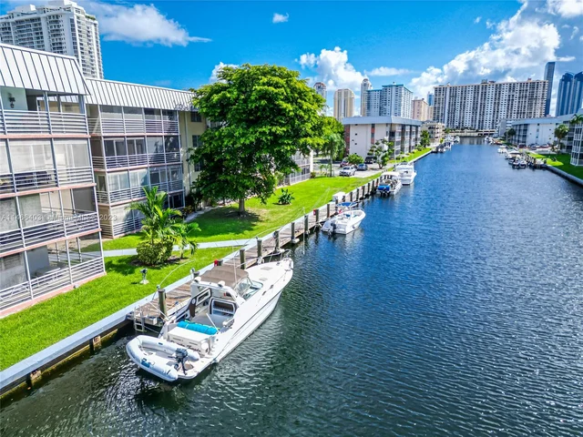 3600 NE 170 ST # D, North Miami Beach FL 33160