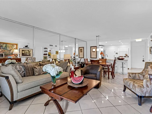 3600 NE 170 ST # D, North Miami Beach FL 33160