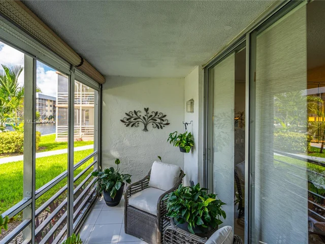 3600 NE 170 ST # D, North Miami Beach FL 33160