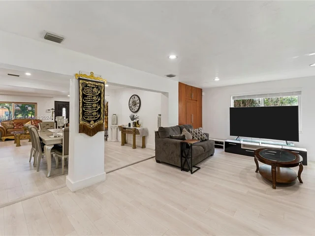 2255 SW 24th Ter, Miami FL 33145