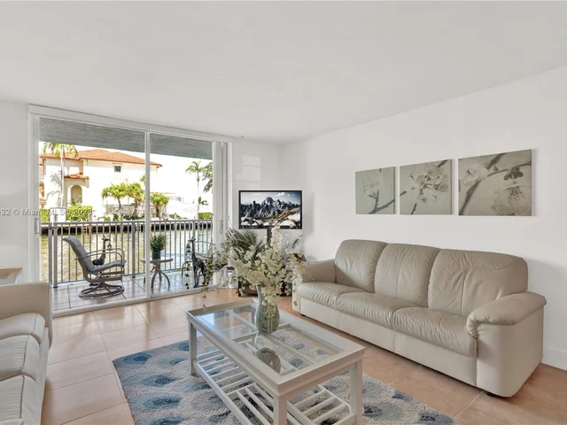 4000 NE 170th St # 101, North Miami Beach FL 33160