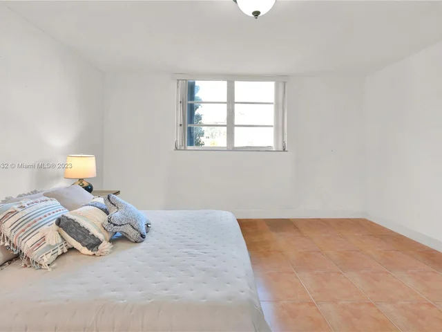 4000 NE 170th St # 101, North Miami Beach FL 33160