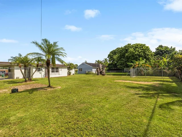 1700 NW 9th Ct, Homestead FL 33030