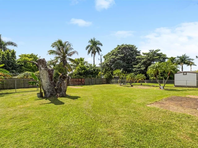 1700 NW 9th Ct, Homestead FL 33030