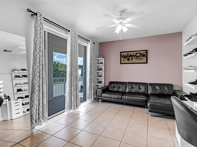 15051 SW 18th Ter, Miami FL 33185