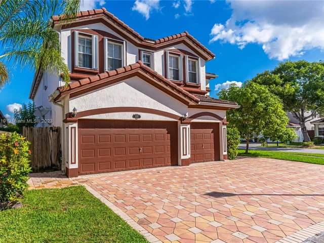 15051 SW 18th Ter, Miami FL 33185